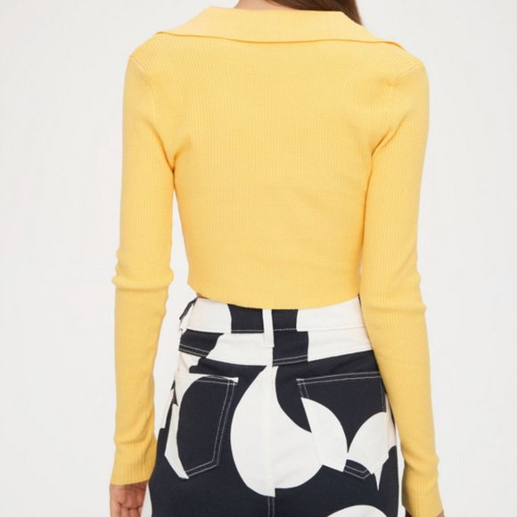 Cider Yellow Knit Long-Sleeve Button-Up Crop Top - Picture 3 of 8